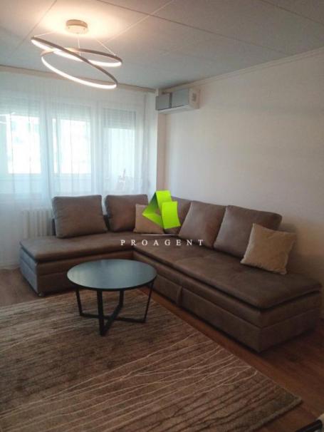Renoviran trosoban stan na Bulevaru Nemanjića ID#8430