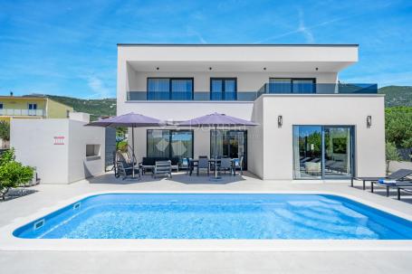 DIZAJNERSKA VILA KAŠTELA