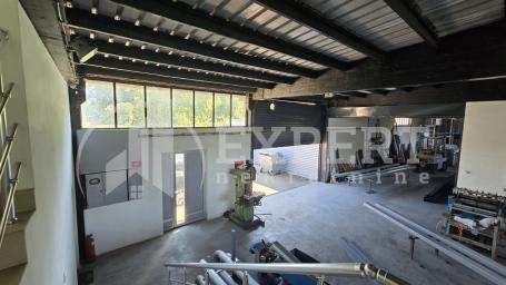 Izdaje se kompletno renovirana hala 660 m² sa asfaltiranim placem od 10 ari