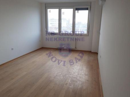 Odličan dvosoban stan na Podbari! 