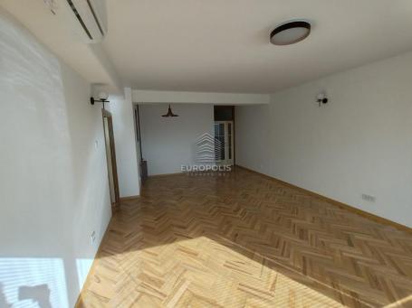 Poslovni prostor za izdavanje – Genex kula, Novi Beograd ID#9624
