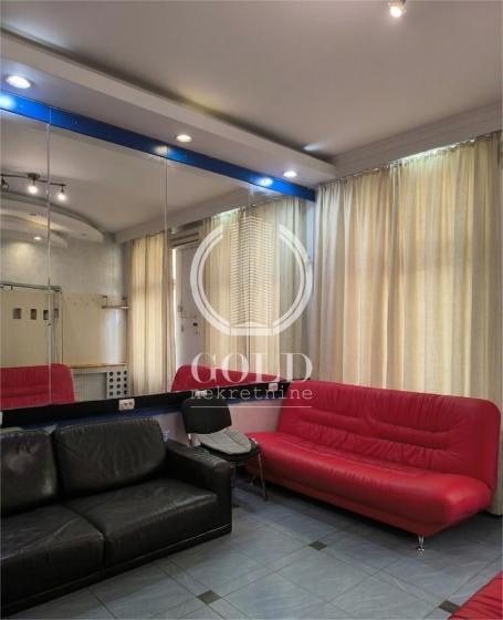 Prodaje se poslovni prostor - lokal: Novi Sad-Grbavica: 46.00m2 u prirodi ID#12336