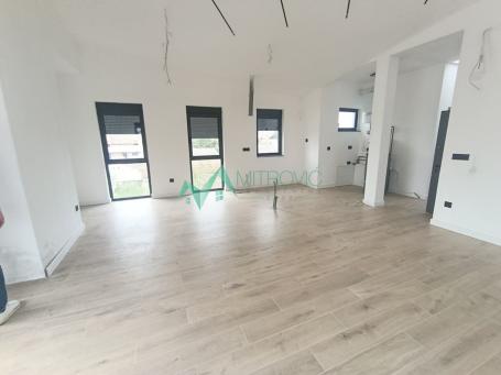 Telep 185 m2 nov petosoban penthouse sa duplom garažom i krovnom terasom 