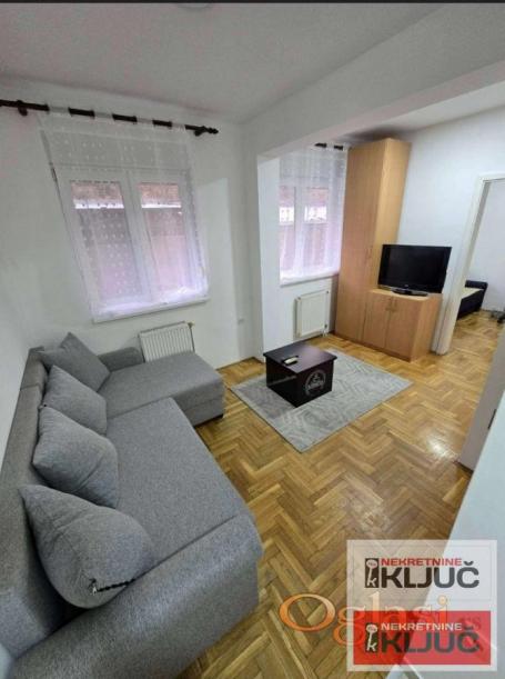 GRBAVICA, Novi Sad, 1.5-soban stan-ODMAH USELJJIVO