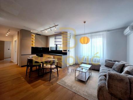 Crveni krst, 65m2, novo, lux, garaža