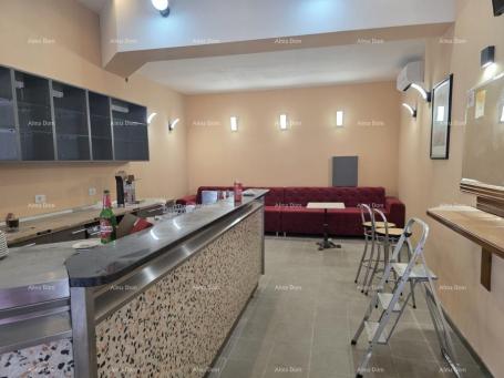 Poslovni prostor Pula – Ugostiteljski poslovni prostor 60 m², Veruda, prizemlje