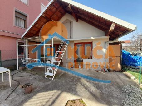 Izdaje se prizemna kuća u naselju Brzi brod, 30m2
