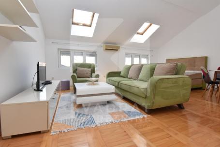 Izdavanje, Garsonjera, Podgorica, Stari Aerodrom, 34m2