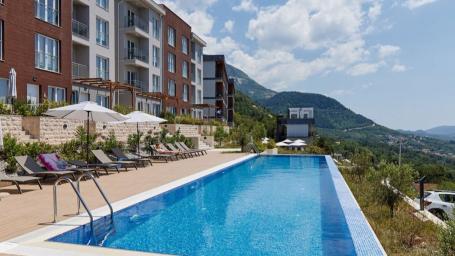 Kompaktan stan sa 1 spavaćom sobom i pogledom na more na prodaju u Kavaču, Kotor