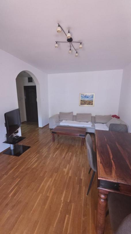 Dvosoban stan 47 m², Centar, Novi Sad, 4/5 sprat