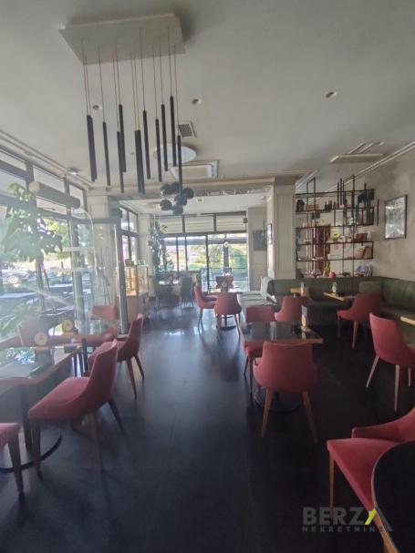  PRELEP NAMEŠTEN RESTORAN SA BAŠTOM U STAROM GRADU