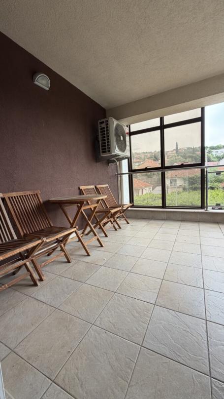 Dvosoban stan, 85m2, Moskovska, IZDAVANJE