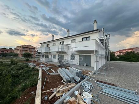 RIJEKA, VIŠKOVO - PREKRASAN DVOETAŽNI STAN S OKUĆNICOM