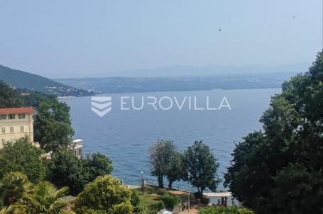 Opatijska rivijera, Lovran, samo 50 m od mora stan od 107 m² s 3 balkona i pogledom na more