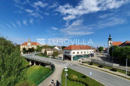 Valpovo, najam uličnog poslovnog prostora, površine 60 m², uz besplatan parking