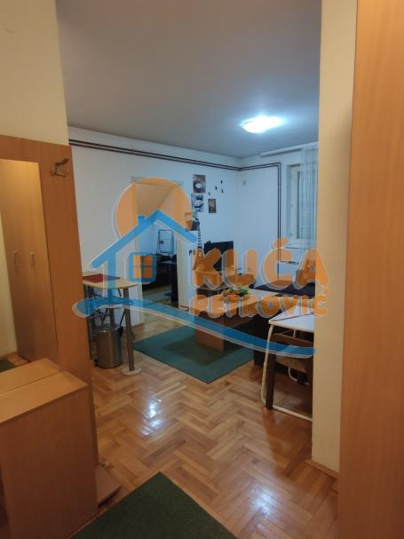 Izdaje se stan u staroj železničkoj koloniji