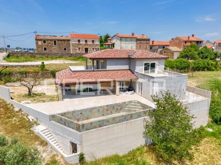 Istra, Momjan- Samostojeća kuća, s predivnim otvorenim pogledom