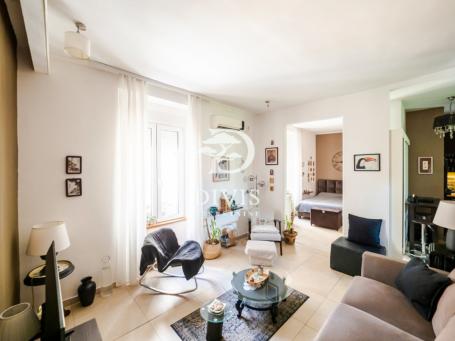Renoviran 2.5 salonski stan na Kosančićevom vencu,52m2