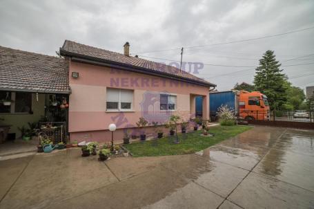 Odlična kuća u Temerinu