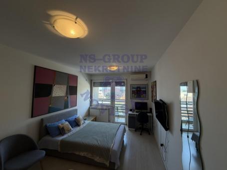 Garsonjera na Bulevaru Oslobodjenja, 31m2