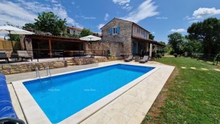 Kuća Sveti Lovreč, Prekrasna kamena vila s velikom okućnicom