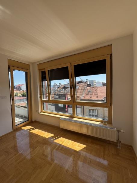 Izdaje se dvoiposoban stan kao poslovni prostor, kod Muzičke škole, 68m2