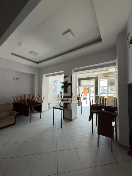 Poslovni prostor 90 m² na Izdavanje – Centar, Tuzi