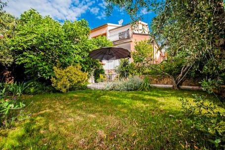 Rovinj, kuća sa apartmanima u mirnoj ulici