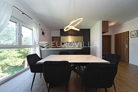 Osijek, Gornji grad/Centar, moderan peterosoban stan 150 m² u novogradnji