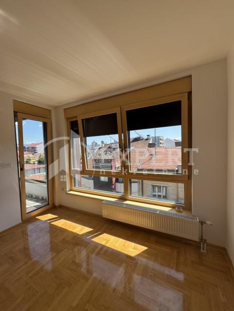 Izdaje se dvoiposoban stan kao poslovni prostor, kod Muzičke škole, 68m2