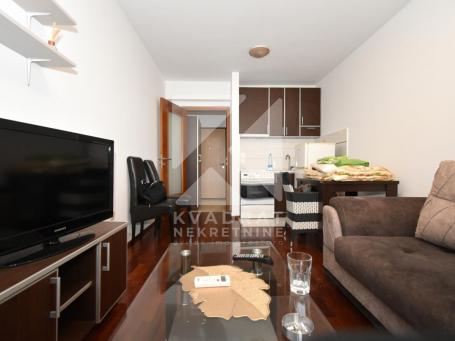 Izdavanje, Garsonjera, Podgorica, Stari Aerodrom, 24m2