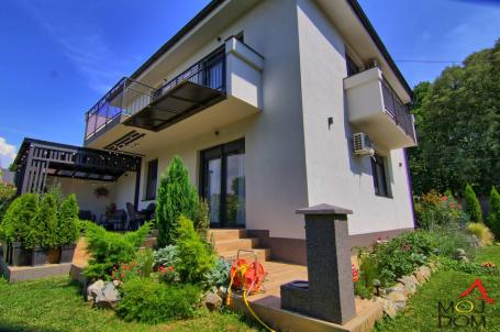 SREMSKA KAMENICA - SREMSKA KAMENICA - KUćA - 174 m2 - 494,400€