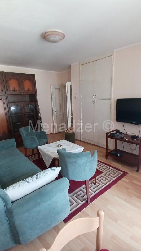 Centar, namešten 2.0 60m2, bez lifta 3/3, terasa i lođa