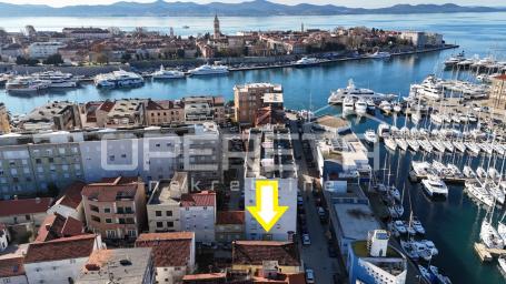 ZADAR, CENTAR - Kuća s konobom, 20m od mora