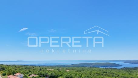ISTRA – Ekskluzivno zemljište blizu Labina s pogledom na more i spremno za gradn
