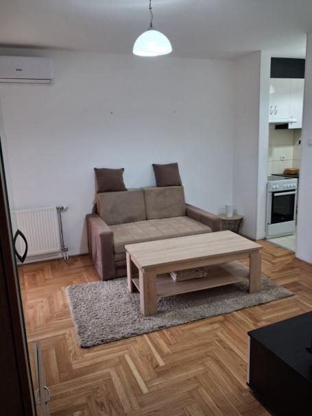 NOVI SAD - SAJAM - 38.00 m2