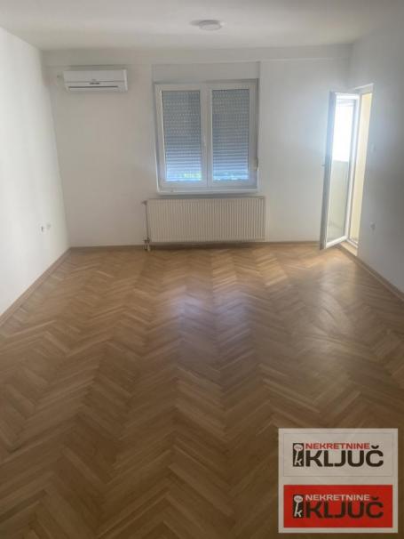 SAJMIŠTE, 40m2, Dvosoban, Useljiv