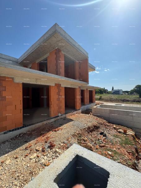 Kuća Prodaja duplex kuće s bazenom u širem dijelu grada Pule!