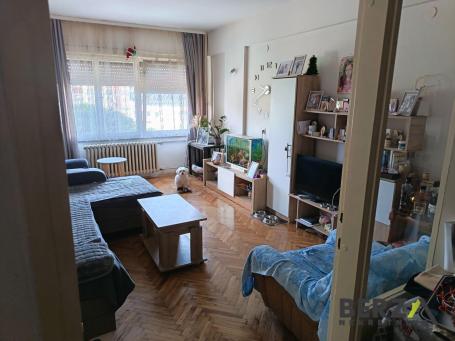  KOMFORAN POLUNAMEŠTEN DVOSOBAN STAN KOD SAJMA