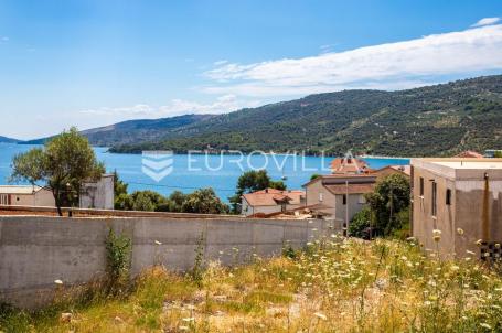 Marina, građevinsko zemljište ukupne površine 1753 m²