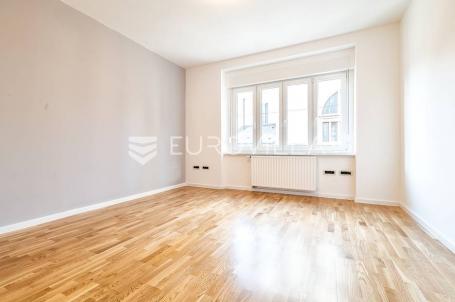 Zagreb, Donji grad, novouređen uredski poslovni prostor 63 m²