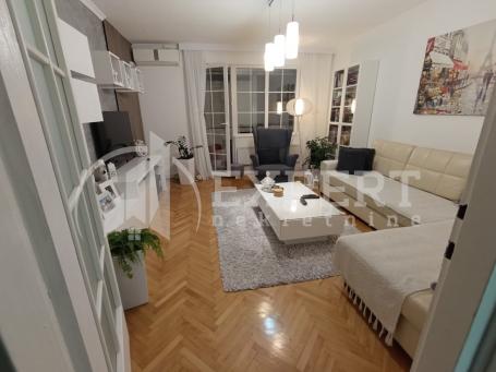 Izdaje se odličan dvoiposoban stan kod Crvenog Pevca, 68m2