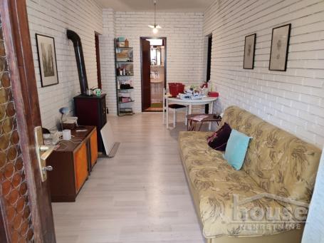 SREMSKI KARLOVCI - SREMSKI KARLOVCI - 300.00 m2