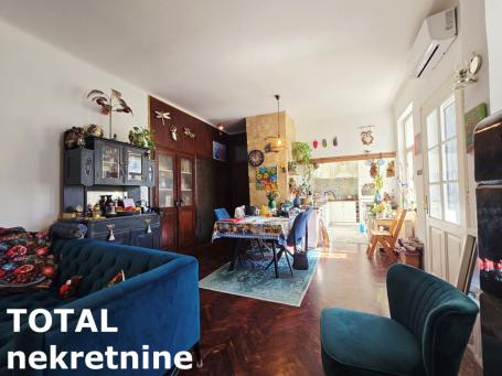 SREMSKI KARLOVCI - SREMSKI KARLOVCI - 260.00 m2