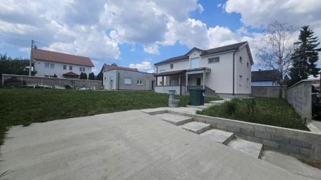 Nova porodična kuća sa dva objekta 240+80, na 7 ari placa