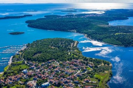 Building land POMER – BUILDING PLOT WITH VALID BUILDING PERMIT – 100 m FROM THE SEA