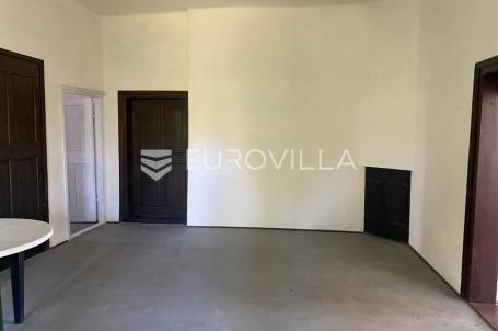 Gornja Rijeka, Pofuki, povijesna kurija