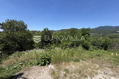 Zagreb, Mikulići, građevinsko zemljište 1.530 m², okruženo zelenilom