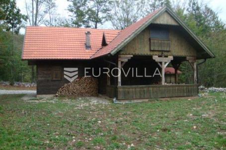 Fužine, Lič, samostojeća kuća na osami s okućnicom od 3394 m²