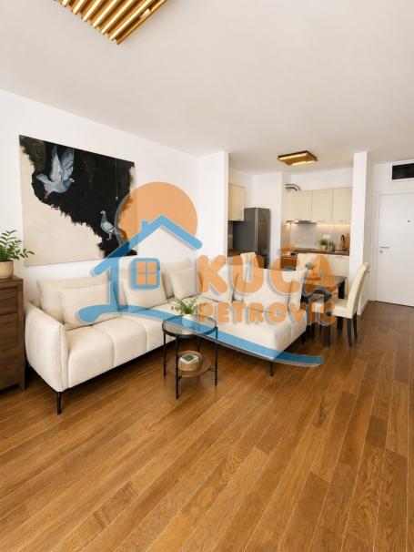 Luksuzan, do sada neuseljavan jednosoban stan u kompleksu Planet Residence – 39 m²
